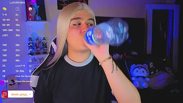 derek_greyy_'s cam snapshot