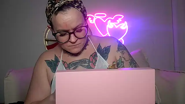quinnmariexo live sex cam