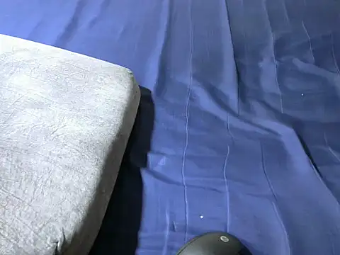 Milkyy_Momma's cam snapshot