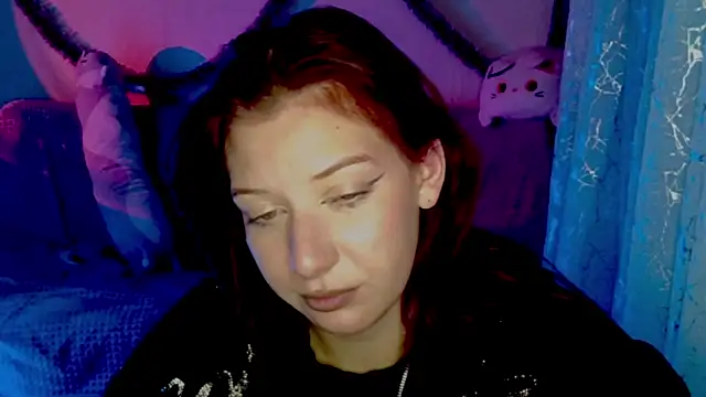 Lily_Ember's cam snapshot