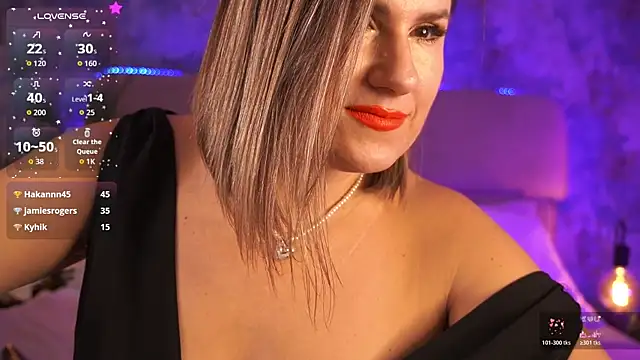 KiraRoxx live sex cam