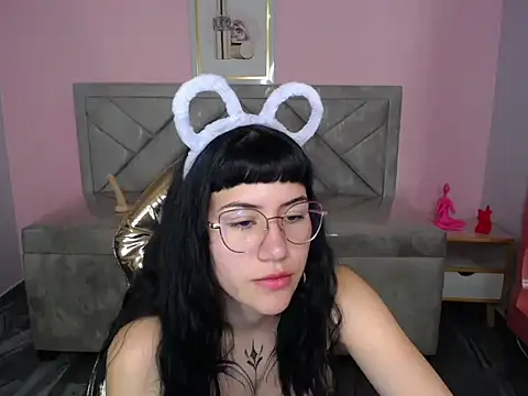 luciana_ch_2's cam snapshot