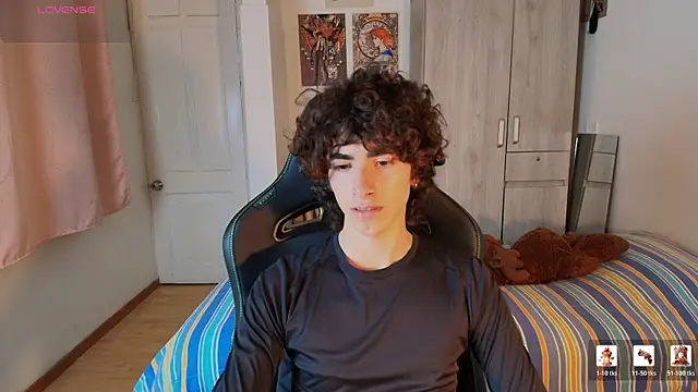 Nude_Boy18 live sex cam