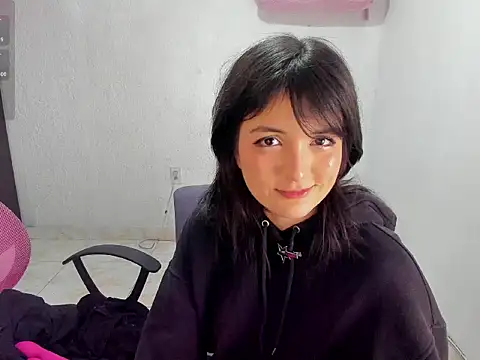 LilyWest19's cam snapshot