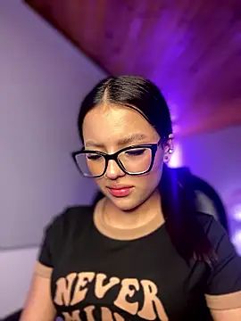 Sofia18_pinkk live sex cam