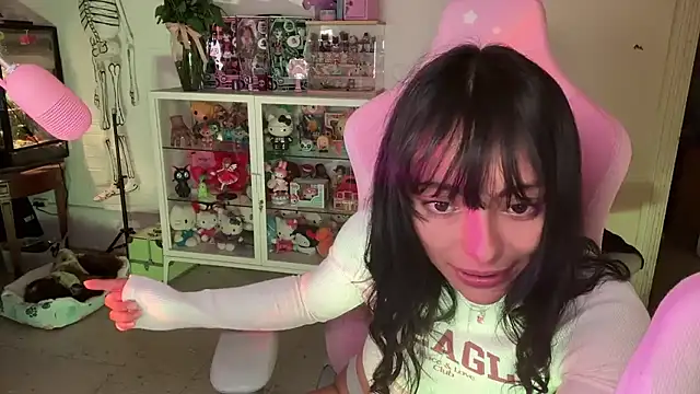 kaithra live sex cam