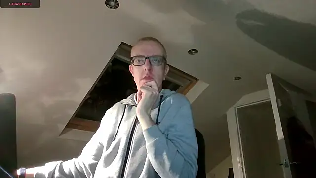 AdmiredThirty live sex cam