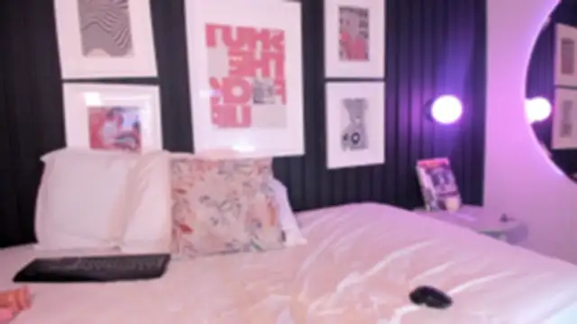 leslie_thompson's cam snapshot