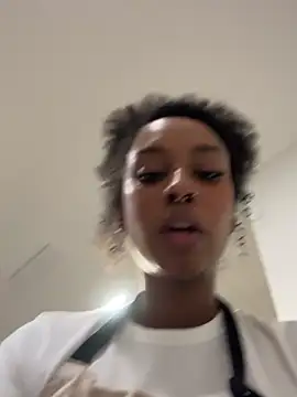 Your_Paris live sex cam