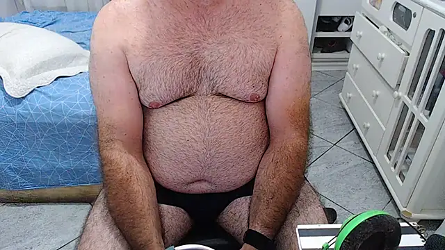 MysterBearMG live sex cam