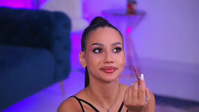 NinaSolenne live sex cam