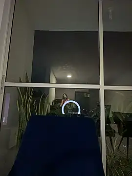 alesziarose_'s cam snapshot