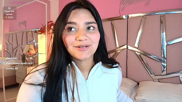 Nicollevsconttei live sex cam