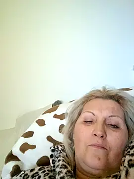 Divineblond live sex cam