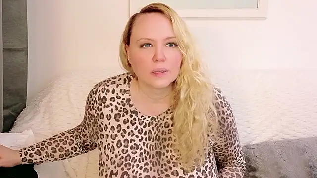 Sarah4you live sex cam