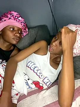 SexyPetitex25 live sex cam