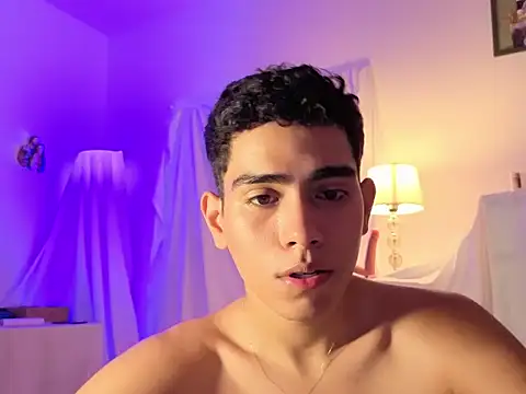 Yamilk101 live sex cam