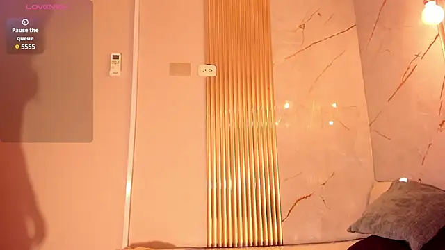 AlanaBlair_'s cam snapshot