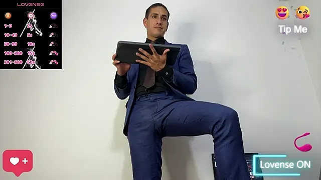 Tom_blunt96 live sex cam