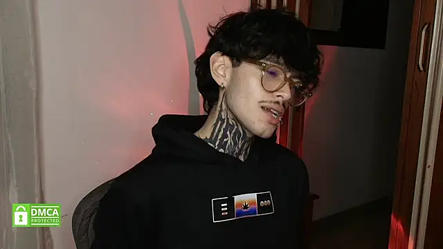 Bastiel_'s cam snapshot