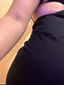 Sukaraa live sex cam