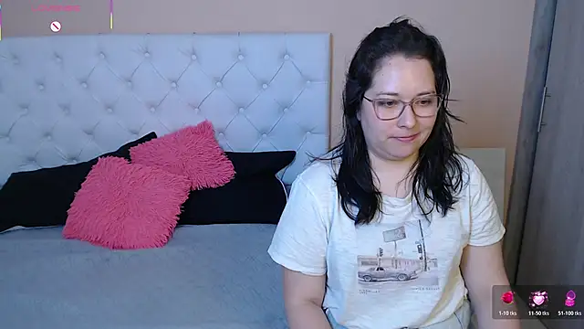 May_Carlier live sex cam