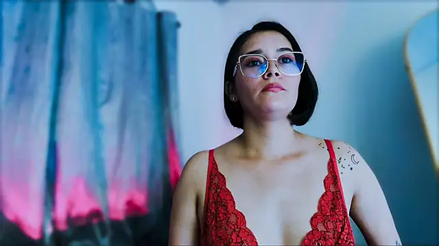 ScarlettRedsins's cam snapshot