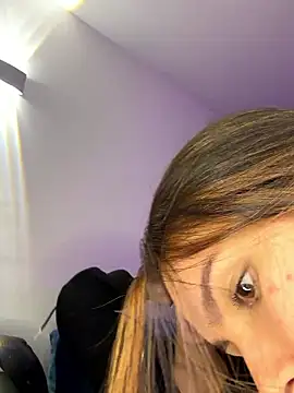 Alisha-Bond's cam snapshot