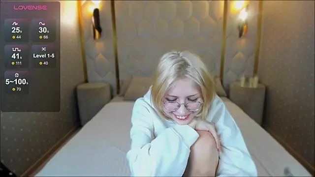 Grace_blush's cam snapshot