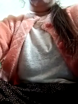 Reema_143's cam snapshot