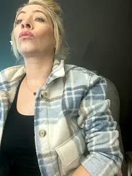 viktoria_davis_'s cam snapshot