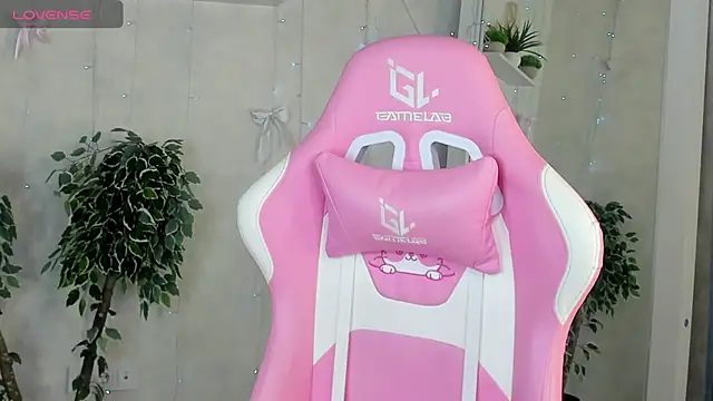 Alicia_Adammss's cam snapshot