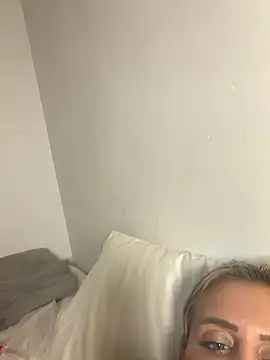 AliceDx's cam snapshot