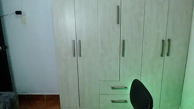 Gia_Dior live sex cam