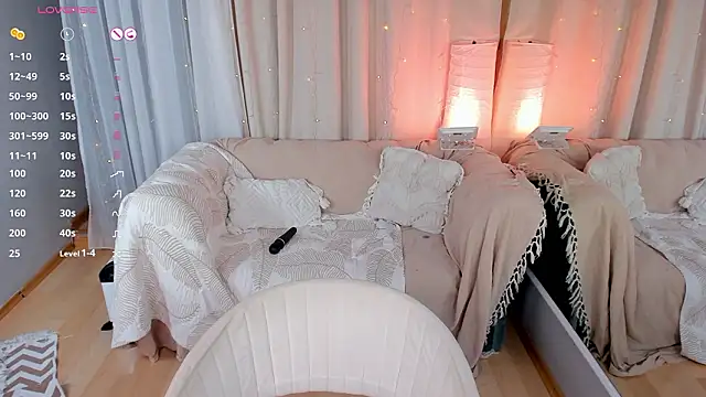 MilliMouse live sex cam