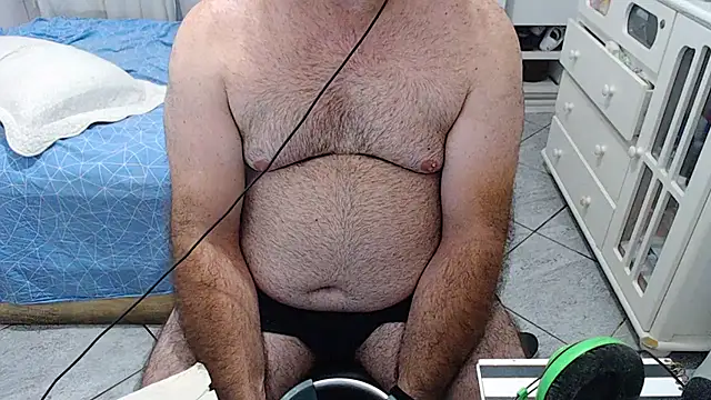 MysterBearMG live sex cam