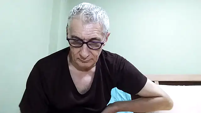 BIGUNCUTHARDCOCK live sex cam