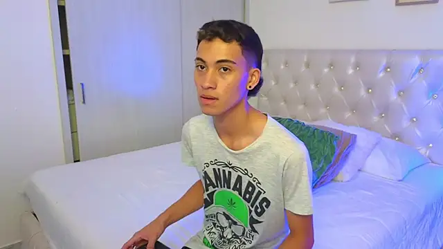 yulian_vasquez's cam snapshot