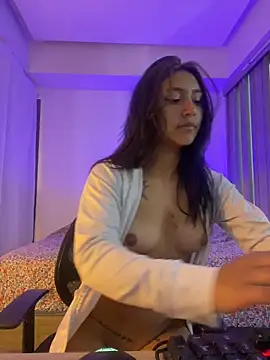 Nahomy_cute1's cam snapshot