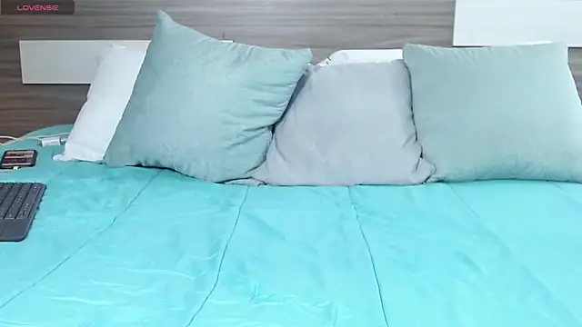 Liiamthompson's cam snapshot