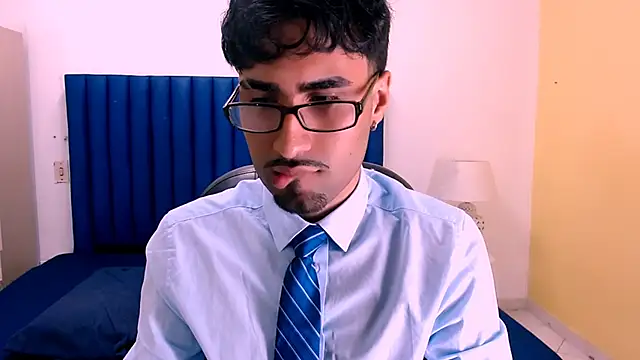 MilanZaire live sex cam