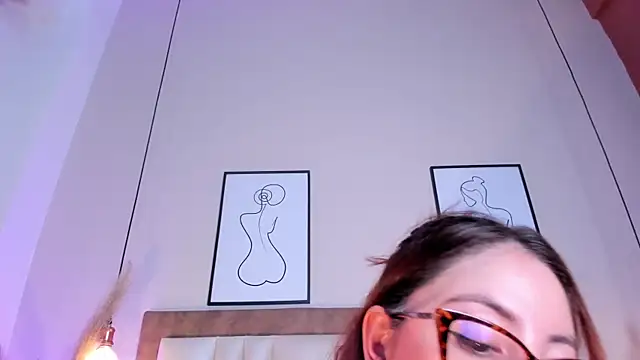 Emilywatsonn's cam snapshot