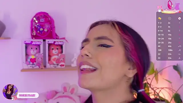 emily_bank's cam snapshot