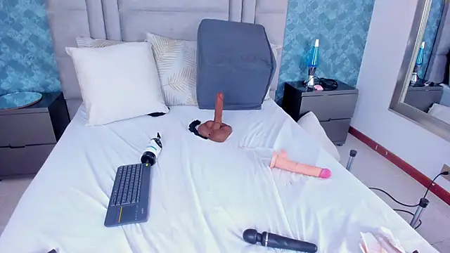 NiiaMoore live sex cam