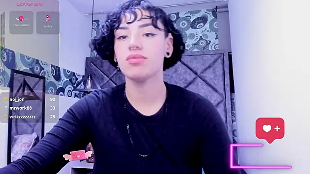 Kiara_Fox__ live sex cam