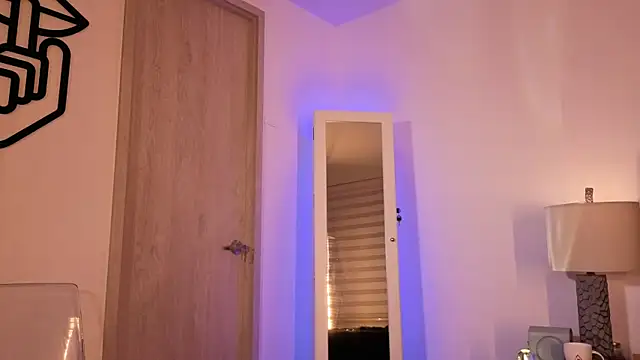 mandi4pole_ live sex cam