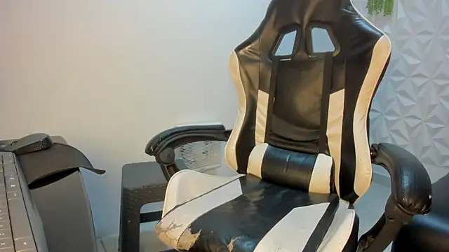 Alluringangel23 live sex cam