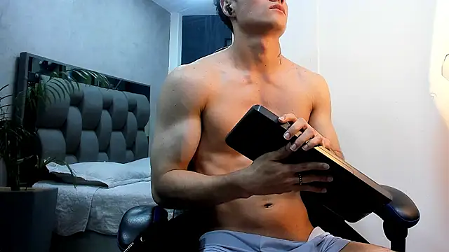 roan_birkin live sex cam