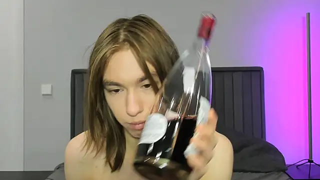 kr1sfemboy live sex cam