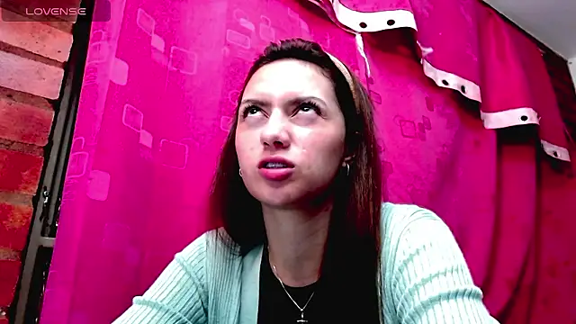 holy_juli live sex cam